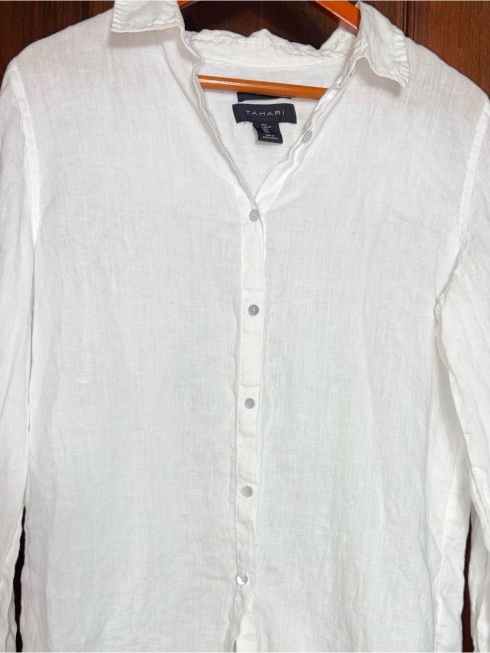 Tahari 100% Linen White Button-Down
Chest 40
Length 24
Sleeves 23 - Picture 5 of 6